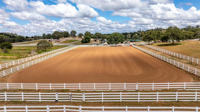 20945 Bear Hollow Rd, Grass Valley, CA 95949