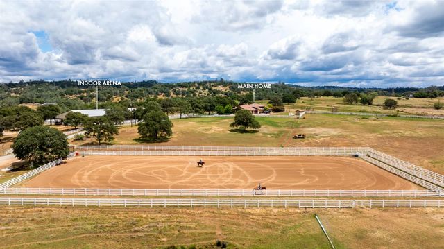 20945 Bear Hollow Rd, Grass Valley, CA 95949