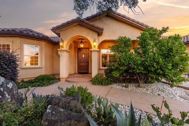 20945 Bear Hollow Rd, Grass Valley, CA 95949