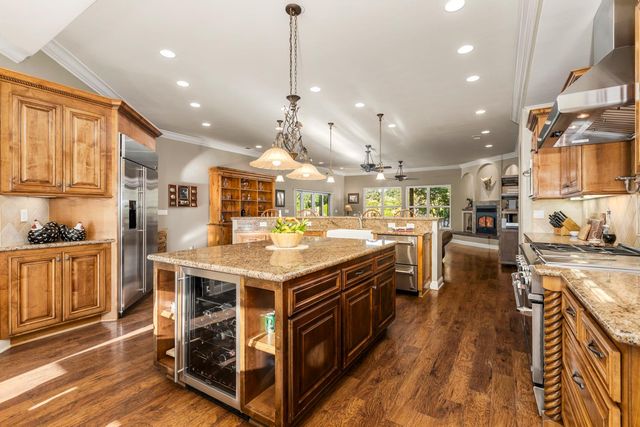 20945 Bear Hollow Rd, Grass Valley, CA 95949