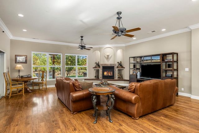 20945 Bear Hollow Rd, Grass Valley, CA 95949