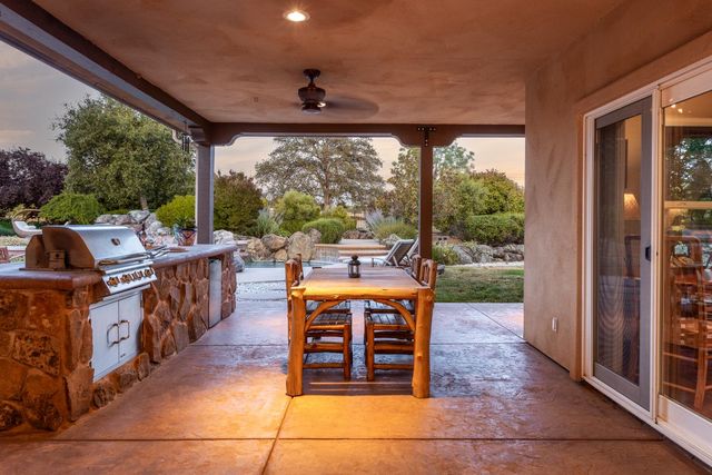 20945 Bear Hollow Rd, Grass Valley, CA 95949