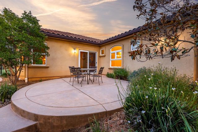 20945 Bear Hollow Rd, Grass Valley, CA 95949