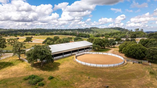 20945 Bear Hollow Rd, Grass Valley, CA 95949