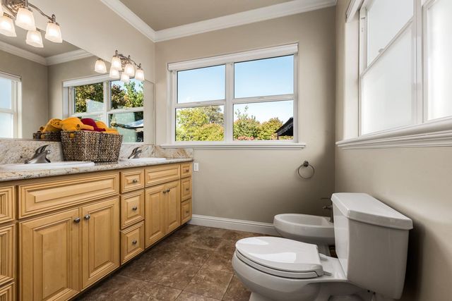 20945 Bear Hollow Rd, Grass Valley, CA 95949