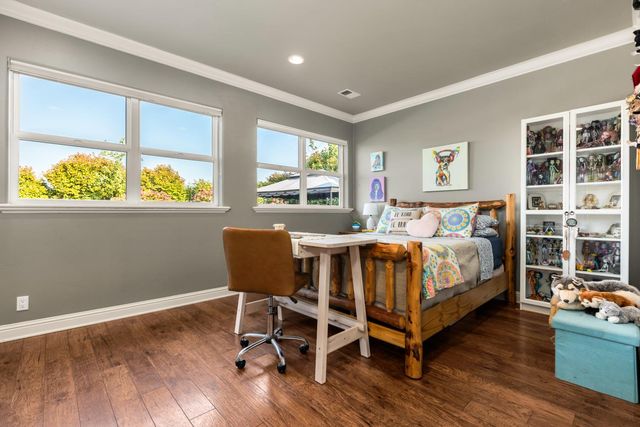 20945 Bear Hollow Rd, Grass Valley, CA 95949