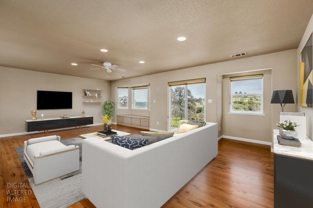 20945 Bear Hollow Rd, Grass Valley, CA 95949