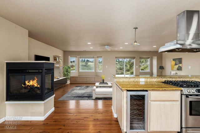 20945 Bear Hollow Rd, Grass Valley, CA 95949