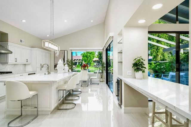 198 Green Mountain Drive, Palm Desert, CA 92211