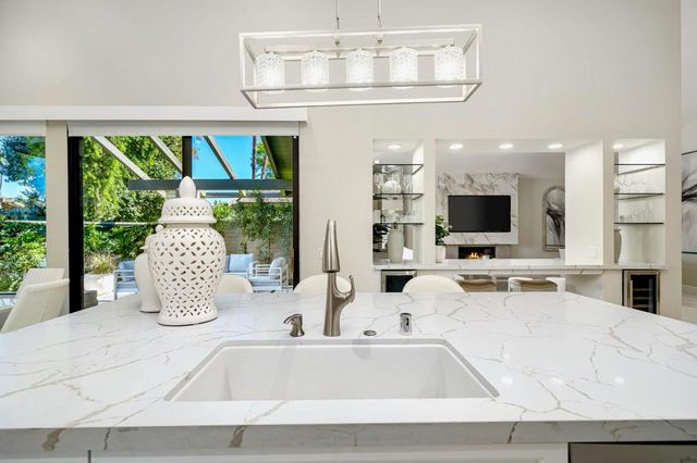 198 Green Mountain Drive, Palm Desert, CA 92211