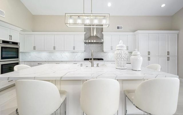 198 Green Mountain Drive, Palm Desert, CA 92211