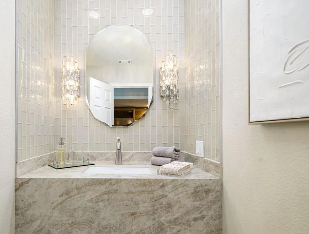 198 Green Mountain Drive, Palm Desert, CA 92211