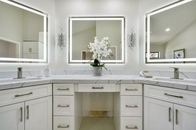 198 Green Mountain Drive, Palm Desert, CA 92211