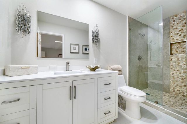 198 Green Mountain Drive, Palm Desert, CA 92211