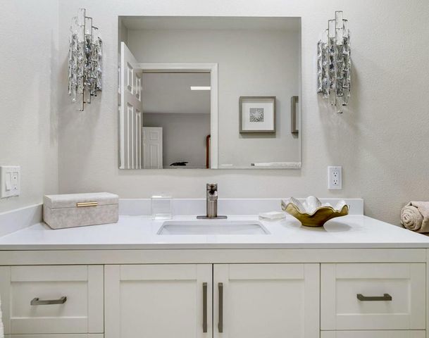 198 Green Mountain Drive, Palm Desert, CA 92211