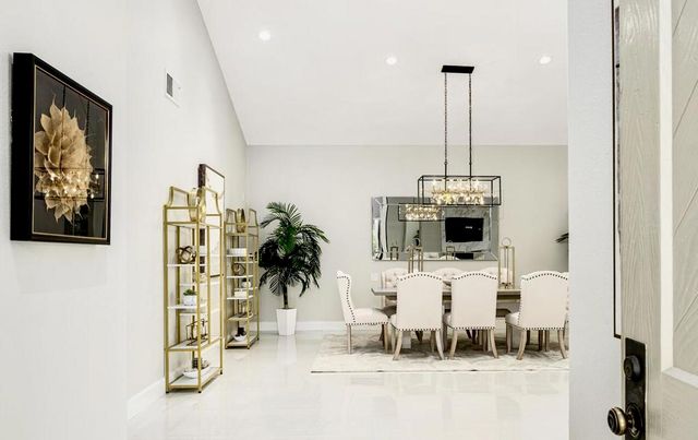 198 Green Mountain Drive, Palm Desert, CA 92211