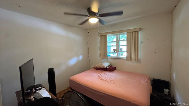 12161 238 Street Street, Rosedale, NY 11422