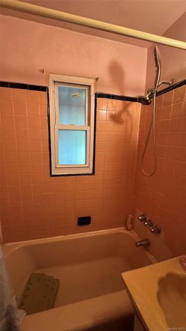 12161 238 Street Street, Rosedale, NY 11422