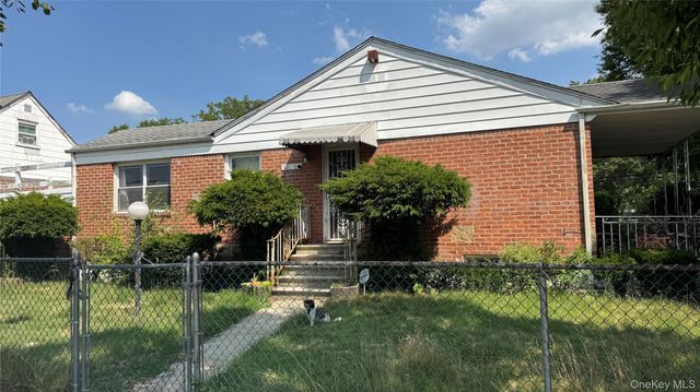 12161 238 Street Street, Rosedale, NY 11422