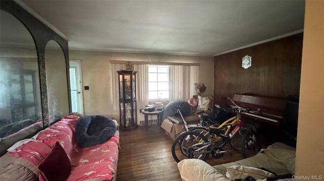 12161 238 Street Street, Rosedale, NY 11422