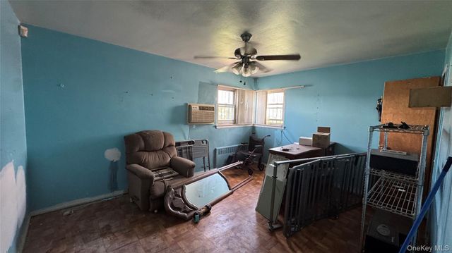 12161 238 Street Street, Rosedale, NY 11422