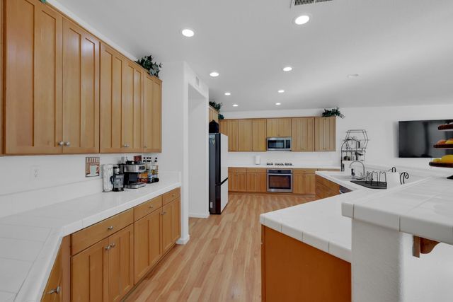 1408 Arlington Way, Plumas Lake, CA 95961