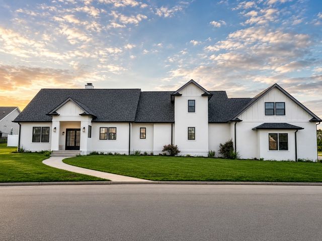 100 Waycross Dr, Shelbyville, TN 37160