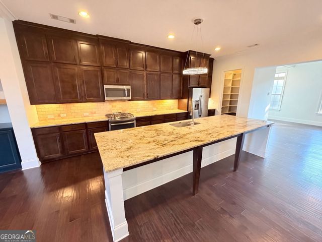 2256 Royal Vineyard Lane SE, Smyrna, GA 30080