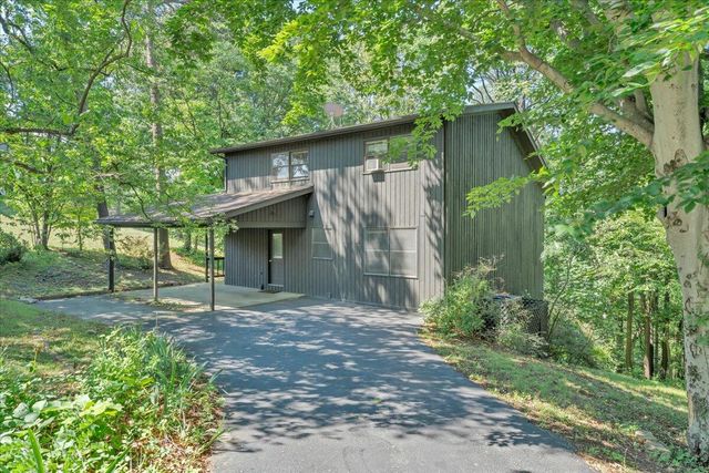 3067 Green Hill DR, Salem, VA 24153