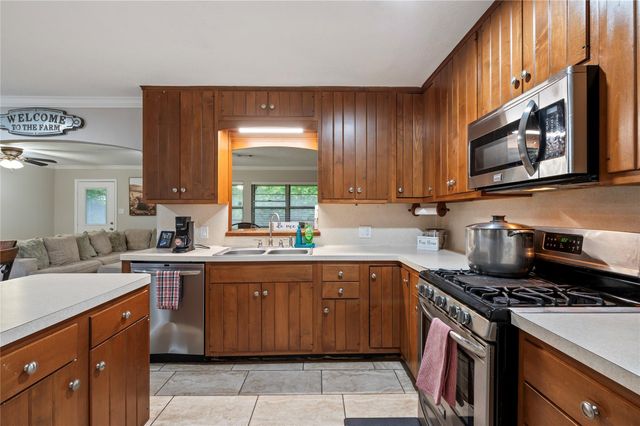 1803 Edgehill Road, Pasadena, TX 77502