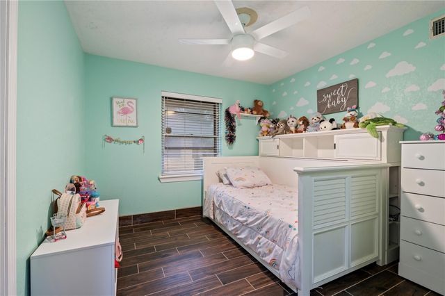 1803 Edgehill Road, Pasadena, TX 77502