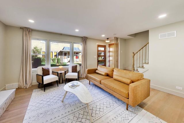 406 South Boulevard C, Evanston, IL 60202