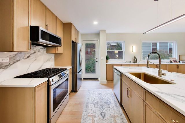 406 South Boulevard C, Evanston, IL 60202