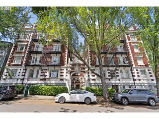 1811 Nw COUCH St 210, Portland, OR 97209
