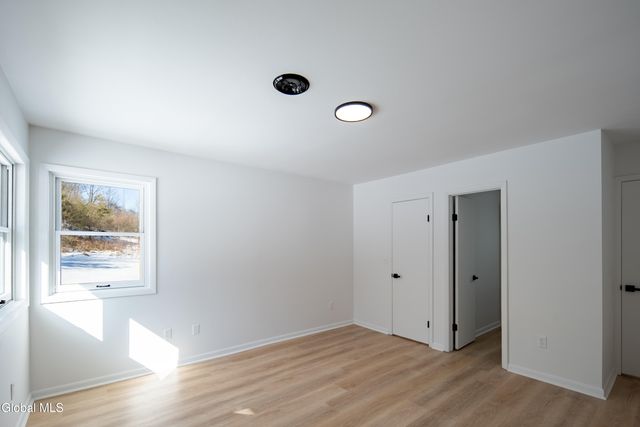 29 Surrey Hill Drive, Colonie, NY 12110