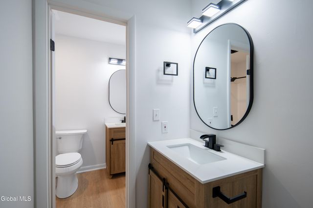 29 Surrey Hill Drive, Colonie, NY 12110