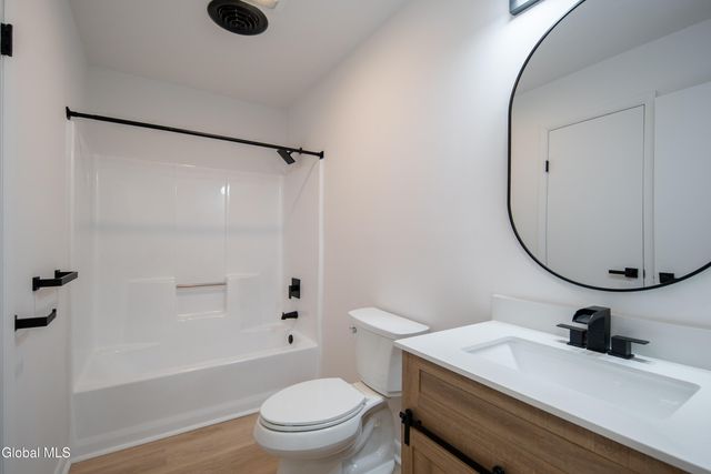 29 Surrey Hill Drive, Colonie, NY 12110