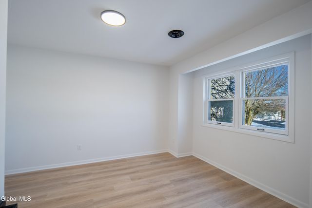 29 Surrey Hill Drive, Colonie, NY 12110