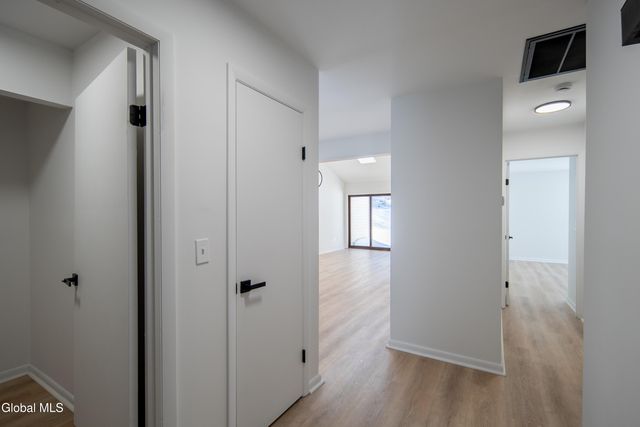 29 Surrey Hill Drive, Colonie, NY 12110