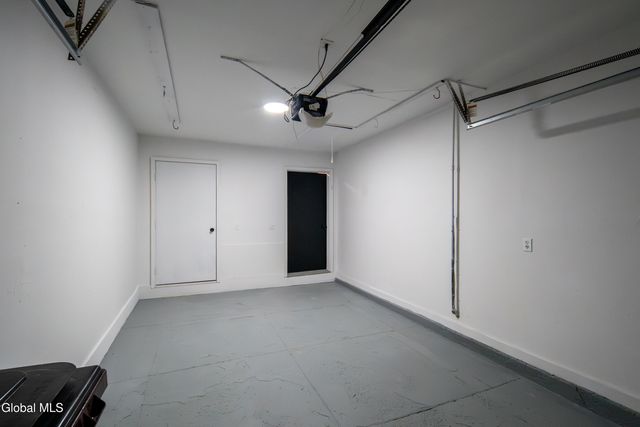 29 Surrey Hill Drive, Colonie, NY 12110