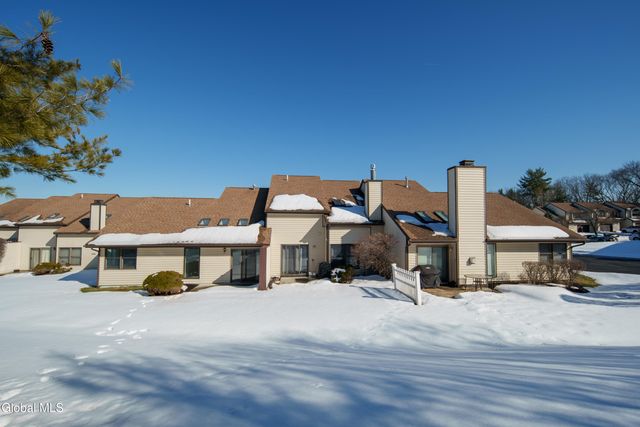 29 Surrey Hill Drive, Colonie, NY 12110