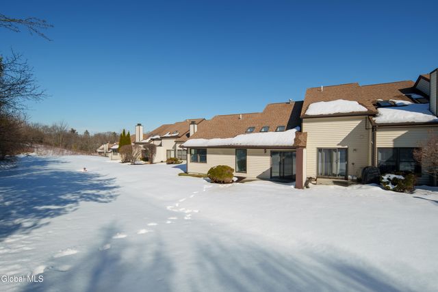 29 Surrey Hill Drive, Colonie, NY 12110