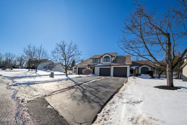 29 Surrey Hill Drive, Colonie, NY 12110