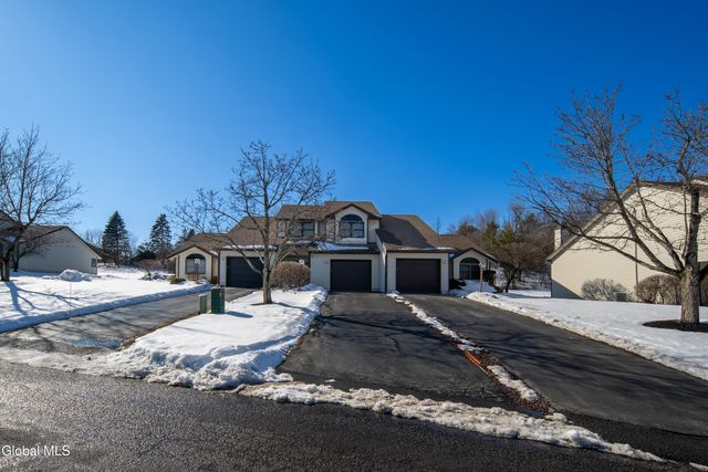 29 Surrey Hill Drive, Colonie, NY 12110