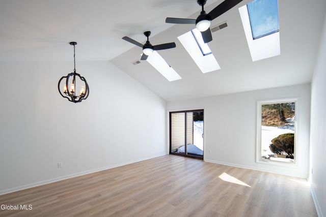 29 Surrey Hill Drive, Colonie, NY 12110