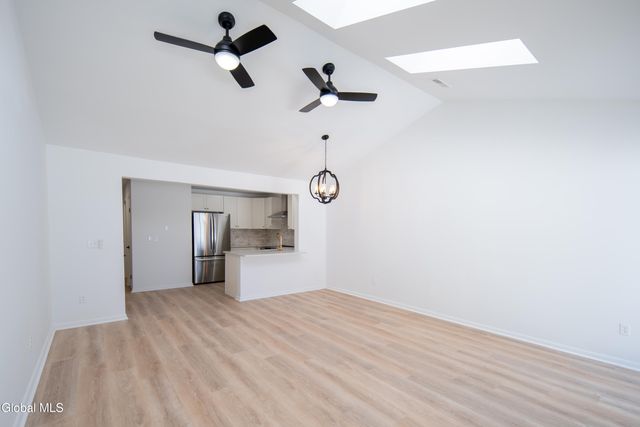 29 Surrey Hill Drive, Colonie, NY 12110