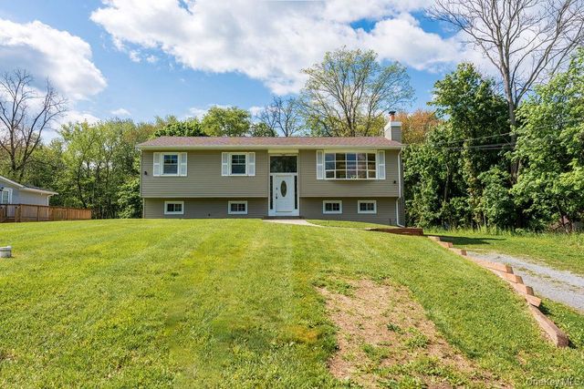 5 Idlewild Drive, Poughkeepsie, NY 12601