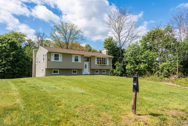 5 Idlewild Drive, Poughkeepsie, NY 12601