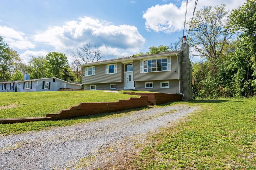 5 Idlewild Drive, Poughkeepsie, NY 12601