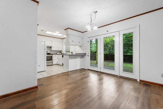 8628 Woodridge Drive, Sherwood, AR 72120